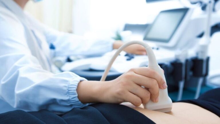 Consultații medicale gratuite pentru locuitorii din cinci sate din Strășeni