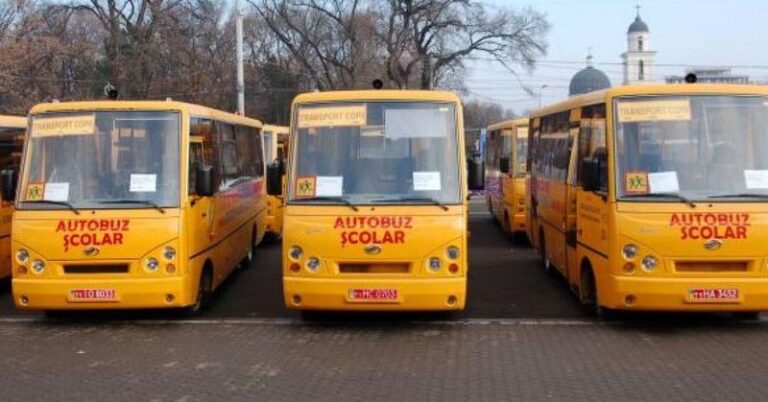 Transportul școlar va fi monitorizat prin GPS. Acestea vor putea fi urmărite online