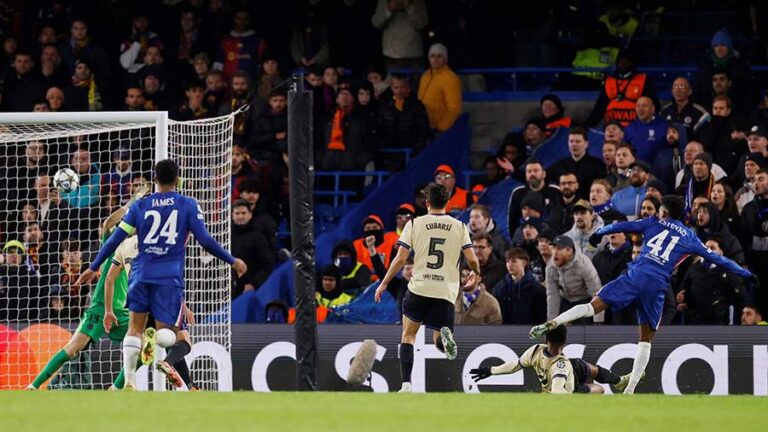 Lovitură pentru FC Barcelona care a pierdut meciul, de marți seara, în Liga Campionilor. Adversarii au marcat trei goluri