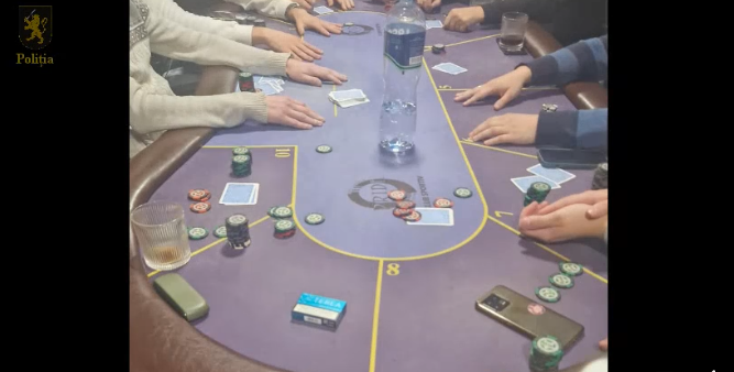 VODEO // Saună transformată în cazinou improvizat la Bălți. 12 persoane, prinse în flagrant