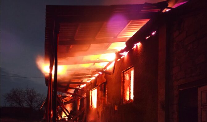 Explozie de proporții prevenită contra cronometru de salvatori. Incendiu izbucnit la Ocnița