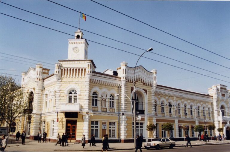 Municipiul Chișinău rămîne fără viceprimari