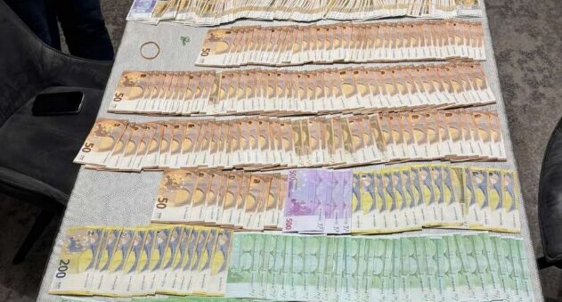 Cinci persoane reținute în dosarul „TUX”. Ce au găsit ofițerii de investigație