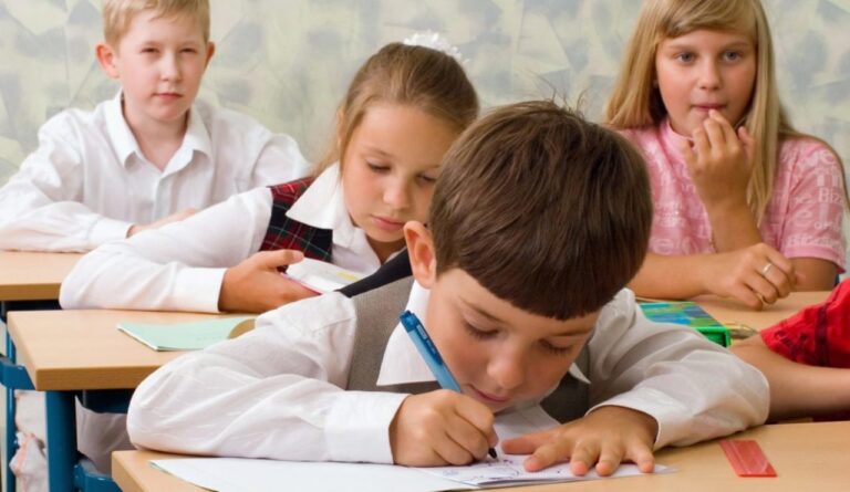 73 de școli din Moldova vor fi reorganizate. Se vor acorda 300.000 de lei profesorilor, pentru relocare