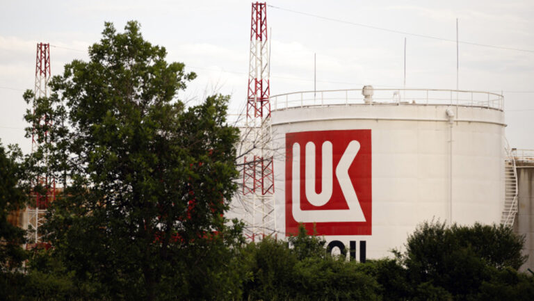 Guvernul României adoptă măsuri speciale privind sancțiunile Lukoil