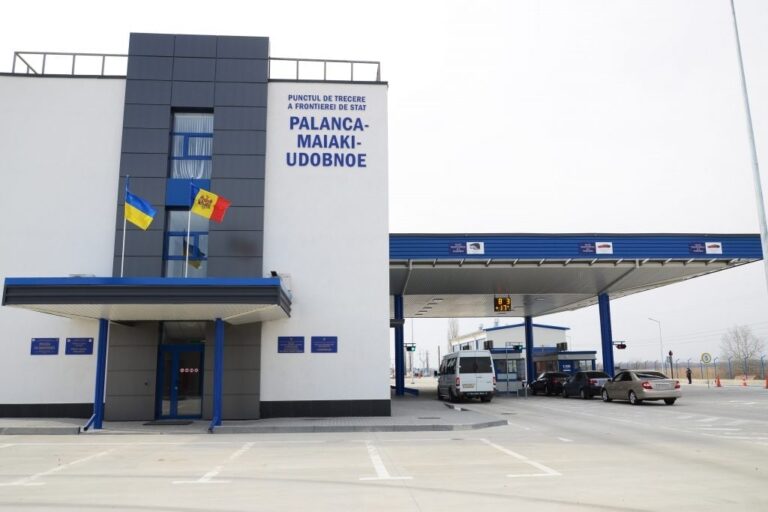 Circulația pe podul Maiaki-Udobnoe suspendată din nou la mai puțin de două ore
