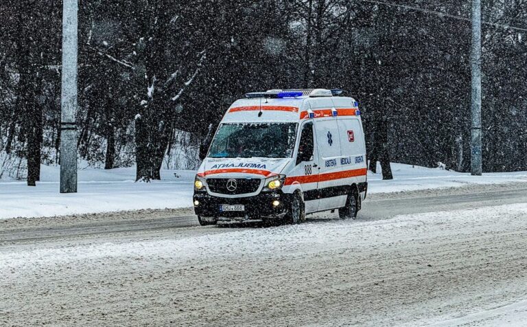 Zeci de mii de solicitări a ambulanței în primele zile de ianuarie. Care au fost cele mai frecvente intervenții