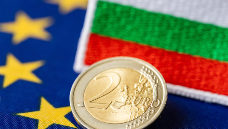 De la 1 februarie, euro devine singura monedă oficială în Bulgaria