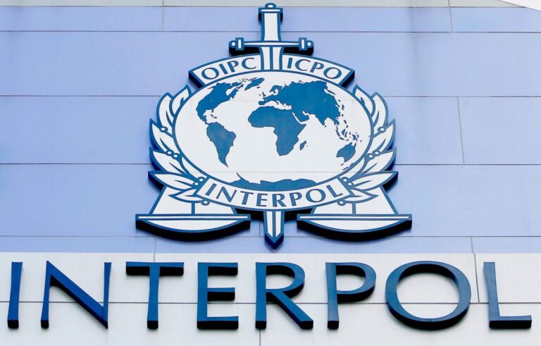 Republica Moldova solicită Interpol căutarea internațională a lui Pînzari și Cojocaru