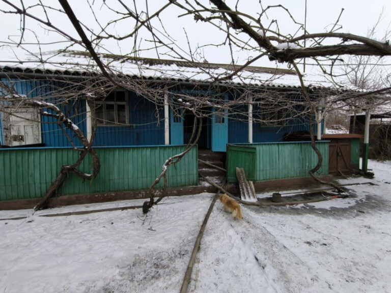 Un bărbat găsit decedat în propria locuință din raionul Rîșcani. Au intervenit trei echipaje de salvatori