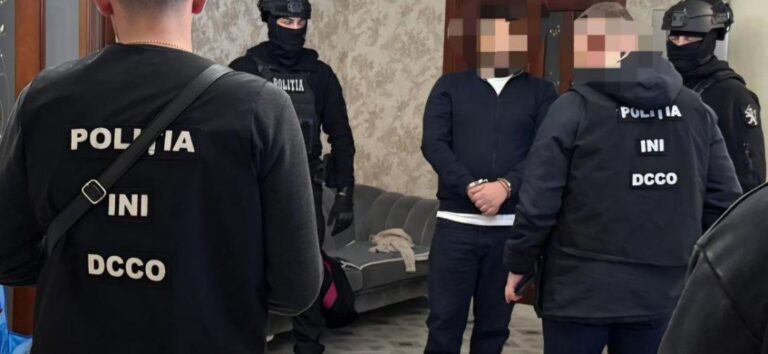 Amenințare cu moartea din cauza „Poker-ului”. Sumă uriașă pretinsă de doi frați de la un tânăr de 22 de ani