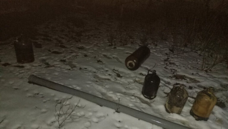 (foto) Patru copii și un adult salvați la limită de pompierii din Cantemir. Trei echipaje au intervenit