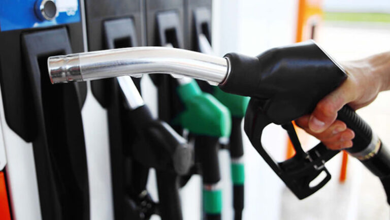 Atenție șoferi! O nouă scumpire la benzină și motorină pentru vineri, 13 februarie