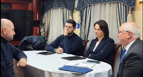 Premierul Alexandru Munteanu, în vizită oficială la Kiev. Mesajul transmis din tren
