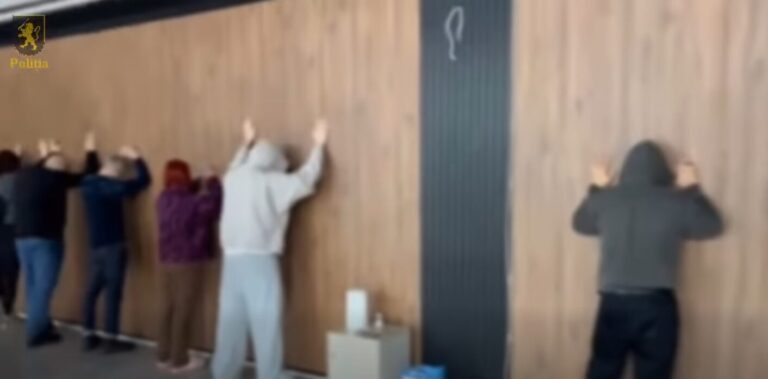 (video) Mascații de la „Fulger” au dat buzna peste un „Call center” de droguri