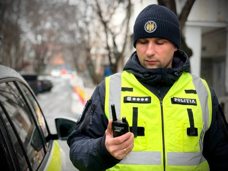 Zeci de șoferi priși beți la volan și mii de încălcări raportate în weekend