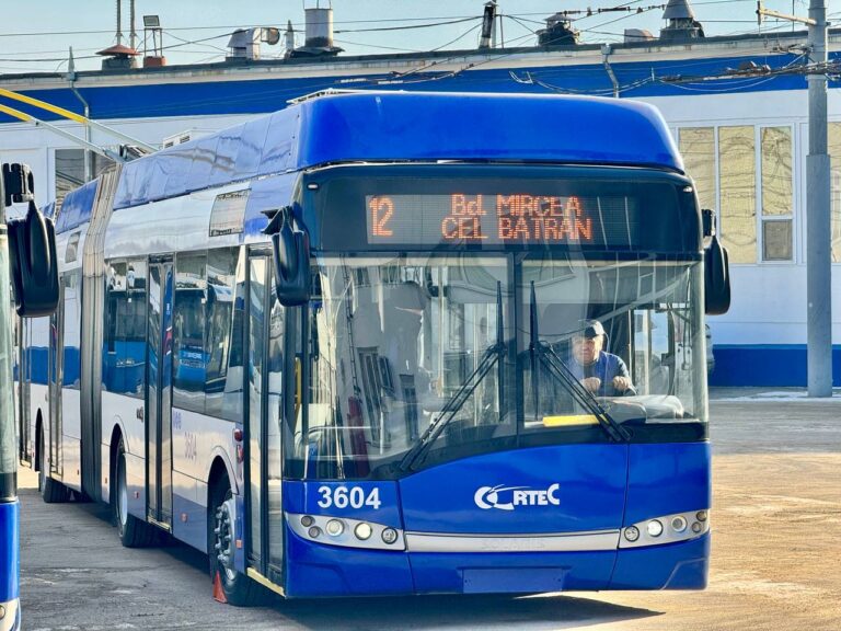 (foto) Transportul public din capitală suplimentat cu încă cinci troleibuze articulate