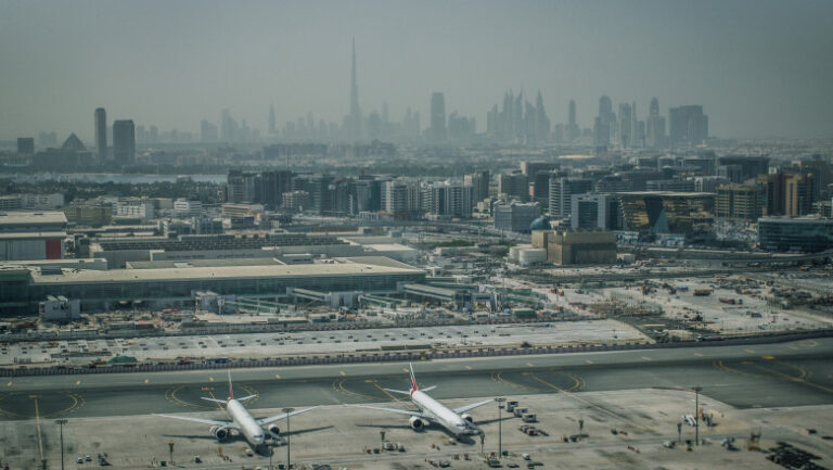 Zborurile de pe Aeroportul Internațional din Dubai au fost suspendate