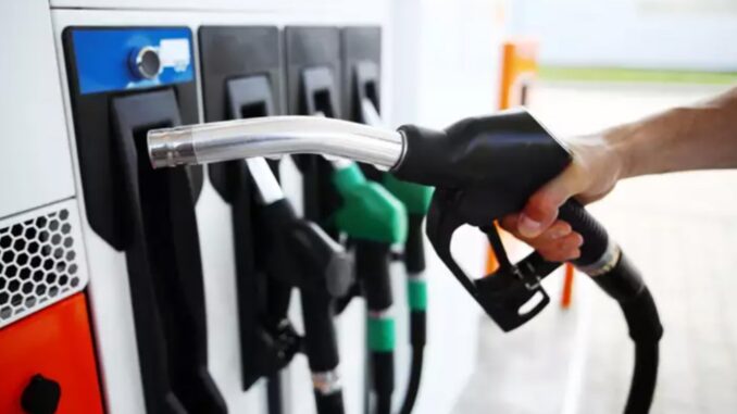 Peste 3.000 de tone de motorină au fost importate în weekend. Pe câte zile suntem asigurați cu combustibil