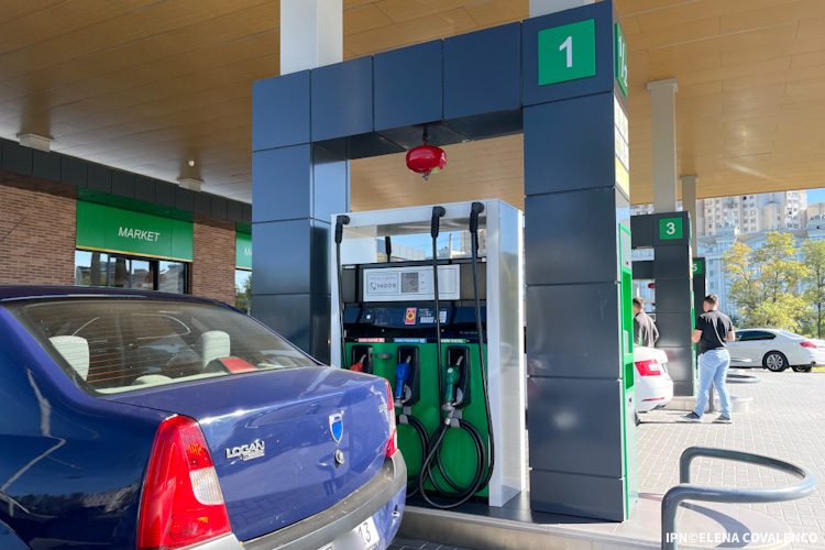 Peste 2.000 de tone de combustibili importate în ultima zi. Pe câte zile suntem asigurați cu benzină și motorină