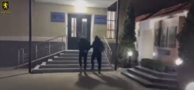 Au încercat să ia credit pe numele altuia, acum tinerii vor sta la pușcărie