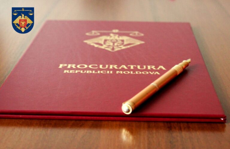 Deținut condamnat la alți, 9 ani de pușcărie, pentru santaj cu poze intime. Victima l-ar fi și vizitat la penitenciar