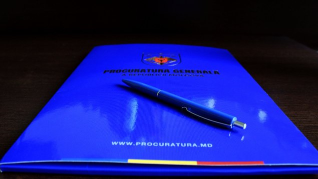 Și-a omorât soția cu toporul, la Dondușeni. Femeia a decedat în urma multiplelor lovituri