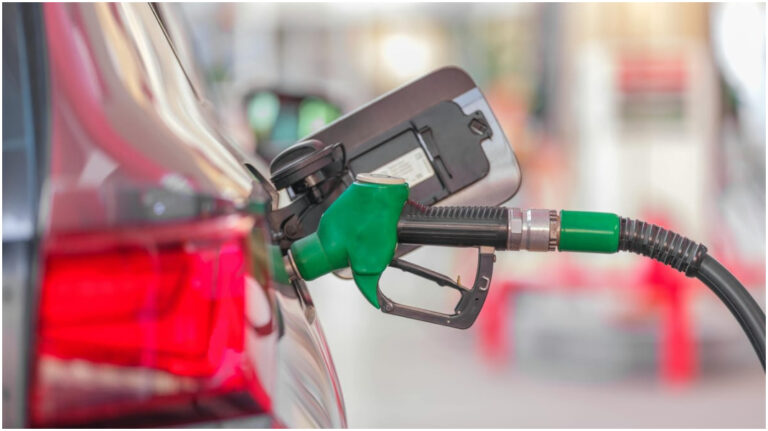 Motorina se ieftinește mâine. Noi prețuri la carburanți pentru miercuri, 29 aprilie