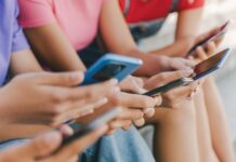 Studiu: în ultimii 15 ani, comunicarea orală a scăzut semnificativ