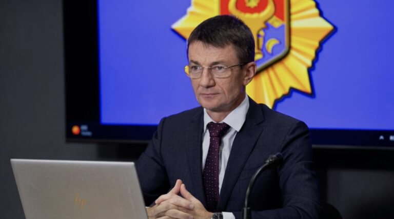 Condamnare în lipsă pentru fost adjunct SIS, implicat într-un caz de securitate