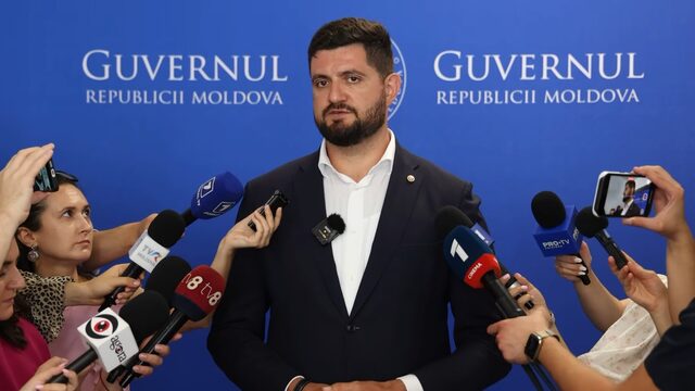 Dorin Junghietu anunță când ar putea să se ieftinească carburanții