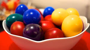 ANSA vine cu un avertisment cu privire la vopselele de Paște din comerț. La ce trebuie să acordăm o atenție sporită