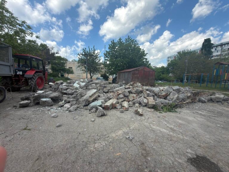 Parcări din contul spațiilor abandonate. Circa 80 de locuri noi de parcare amenajate la Ciocana