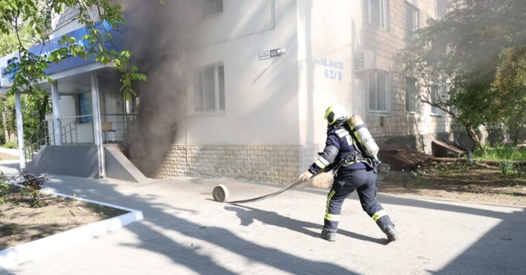 (foto) Incendiu matinal în sectorul Telecentru. Două echipaje au intervenit de urgență