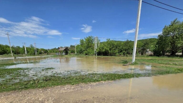 Avertizare hidrologică emisă de meteorologi! Cod Gablben și risc de inundații timp de patru zile