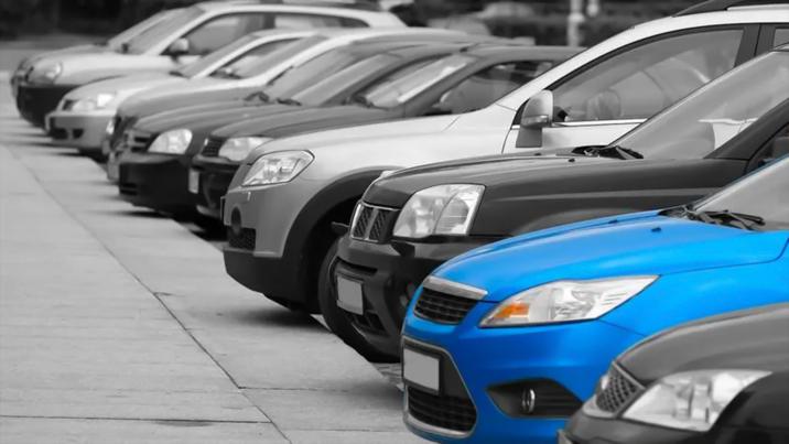 Amenzi pentru șoferii care ocupă abuziv mai multe locuri de parcare sau nu o plătesc