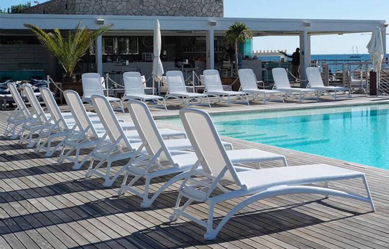 O companie de turism a fost sancționată, după ce un german nu își găsea șezlong liber la piscină