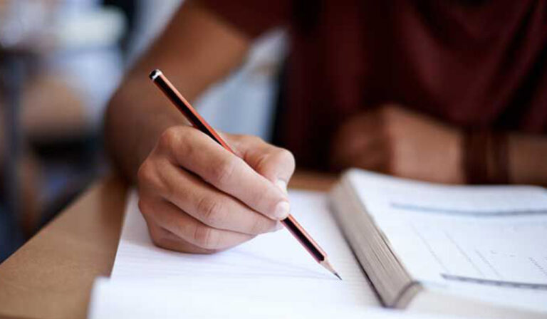 Start pentru BAC 2026: prima probă, susținută de elevii din școlile alolingve