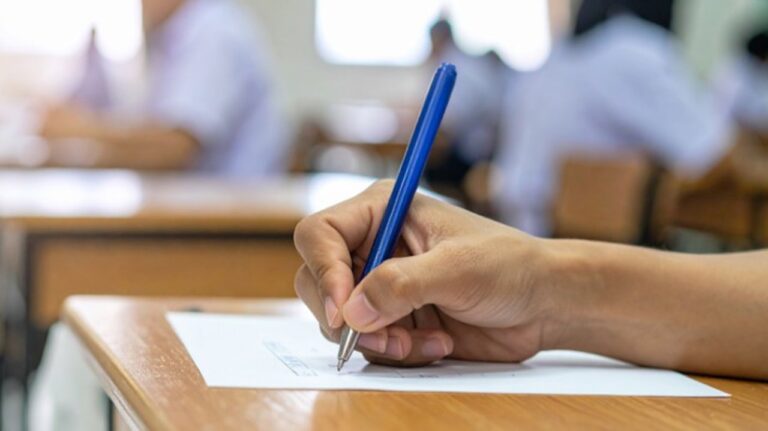 Bacalaureat 2026: elevii sunt examinați astăzi la disciplina de profil