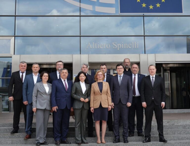 Bruxellesul reconfirmă sprijinul pentru aderarea Republicii Moldova la UE