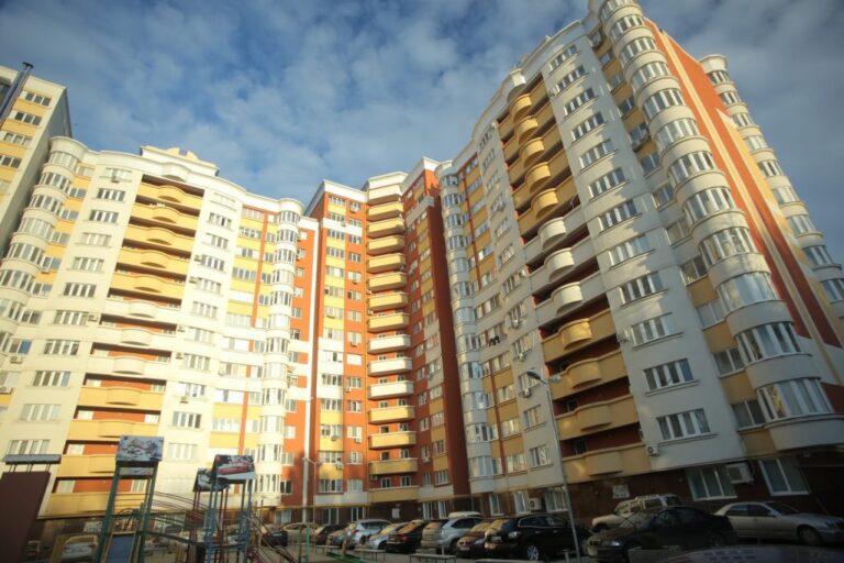 Legea condominiului, modificată: reguli noi pentru bugete, vot și administrare