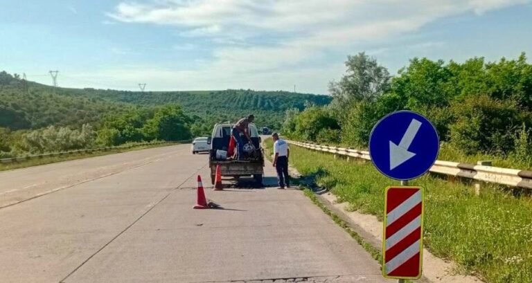 Plăci de beton deformate pe traseul Chișinău-Bălți. Temperaturile extreme afectează infrastructura