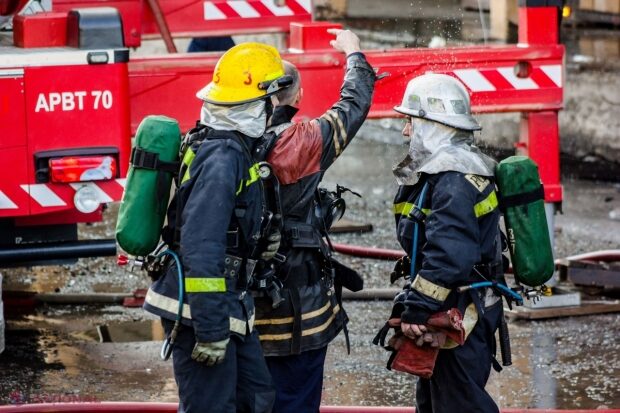 Incendiu matinal pe strada Puskin din Chișinău. Patru echipaje au fost îndreptate la fața locului