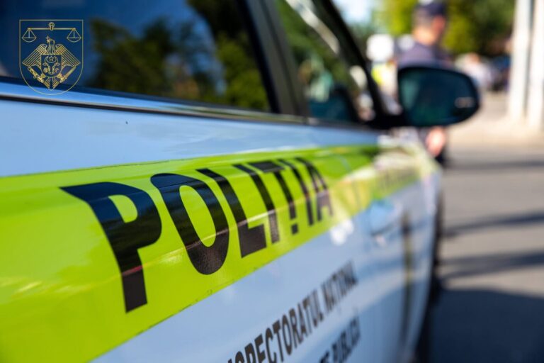 Polițistă agresată, scuipată și înjurată de un bărbat din Stăuceni. Procuratura l-a condamnat la pușcărie