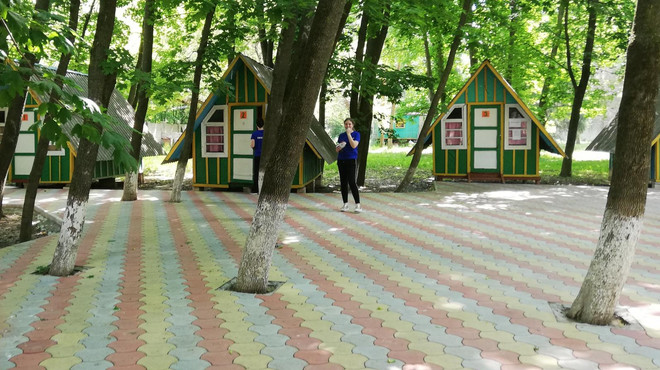 Preț redus la tabere de odihnă. Zeci de mii de elevi din Chișinău pot beneficia de vacanță la preț special