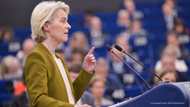 Ursula von der Leyen, a prezentat cel de al 21-lea pachet de sancţiuni al UE împotriva Rusiei