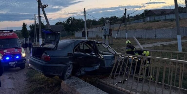 (foto) Grav accident rutier în raionul Cahul. Un tânăr și-a pierdut viața