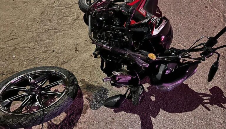 (foto) O tânără motociclistă a ajuns în stare gravă la spital. Grav accident la Șoldănești