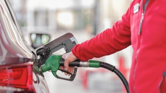 Motorina practic se ridică la prețul benzinei vineri, 24 iulie. Prețul carburanților pentru mâine