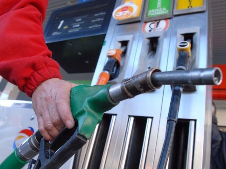 Motorina atinge pragul de 31 de lei per litru. Noi prețuri la carburanți pentru miercuri, 29 iulie